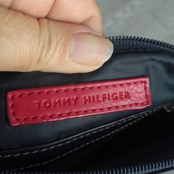 Beautiful crossbody bag by Tommy Hilfiger 🌸 - Picture 8 of 9